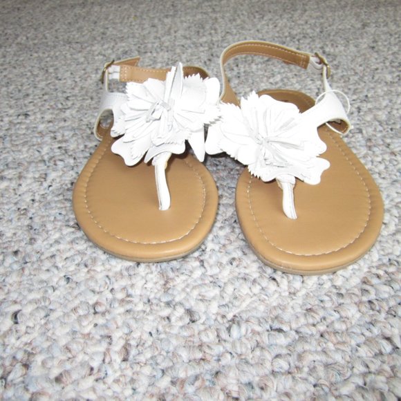 Mariella Thong Flower Sandal - Picture 2 of 12